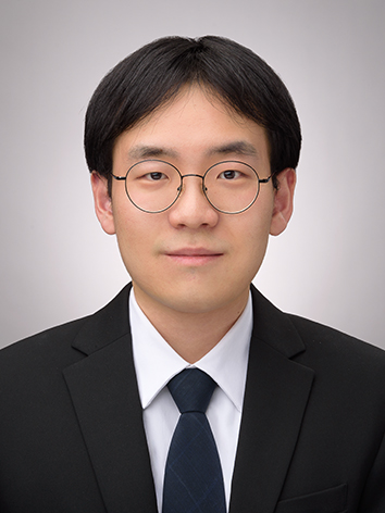 김희찬3x4.jpg